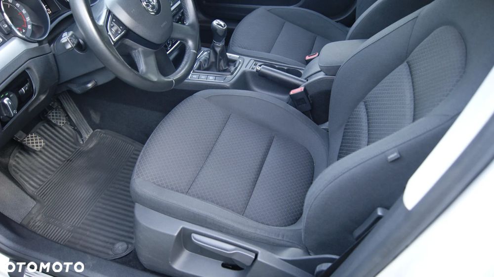 Skoda Superb 2.0 TDI Ambition - 21