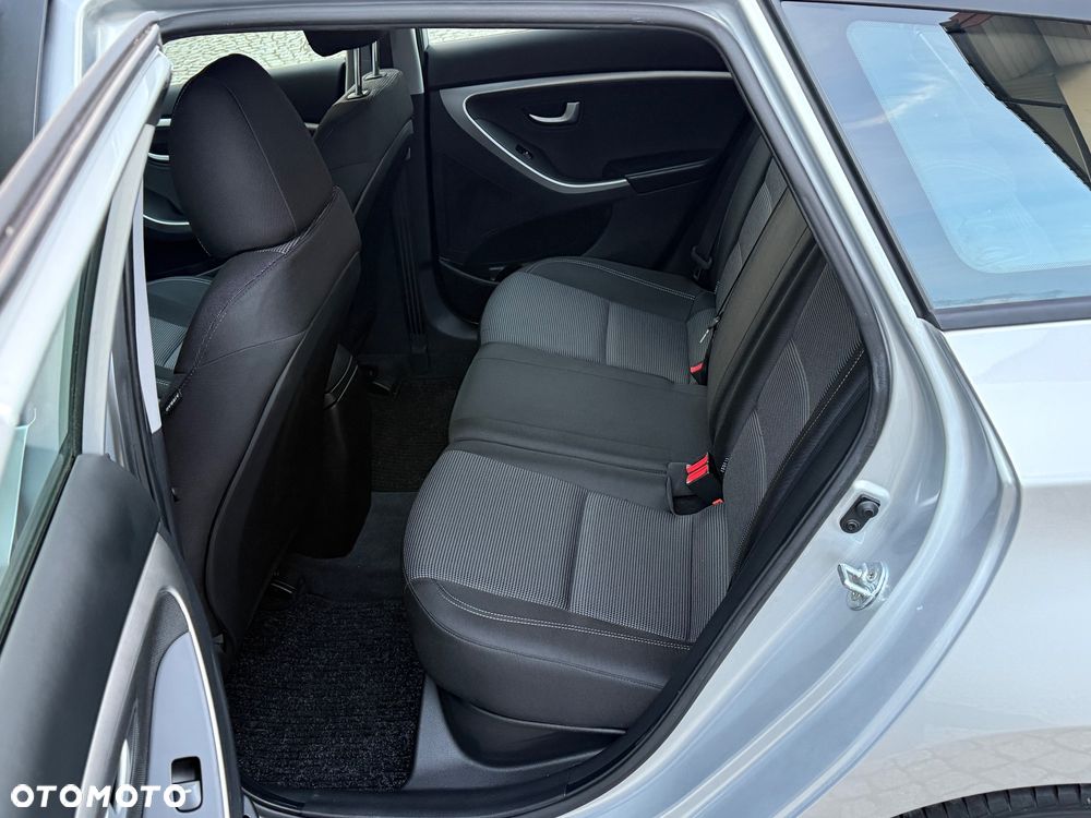Hyundai i30 1.6 Comfort - 28