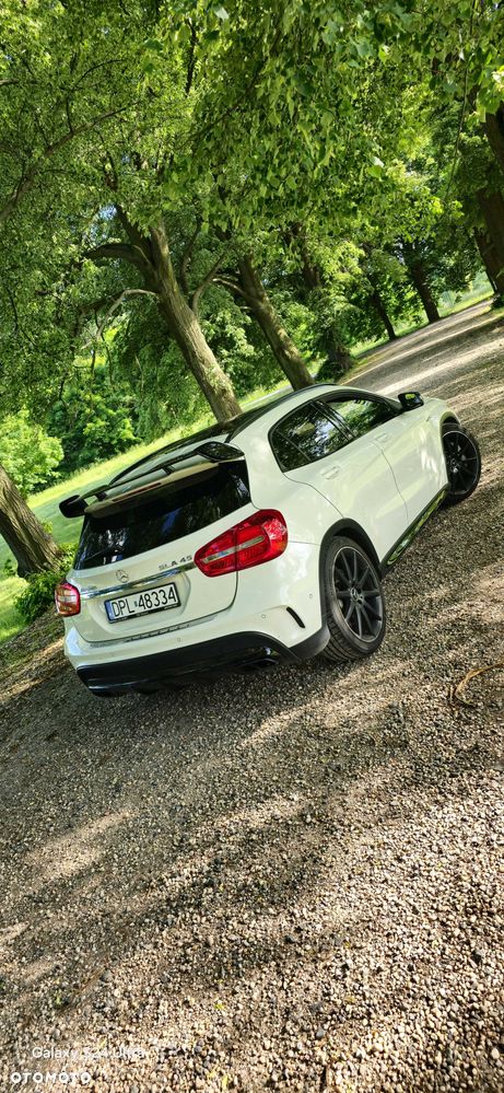 Mercedes-Benz GLA - 2