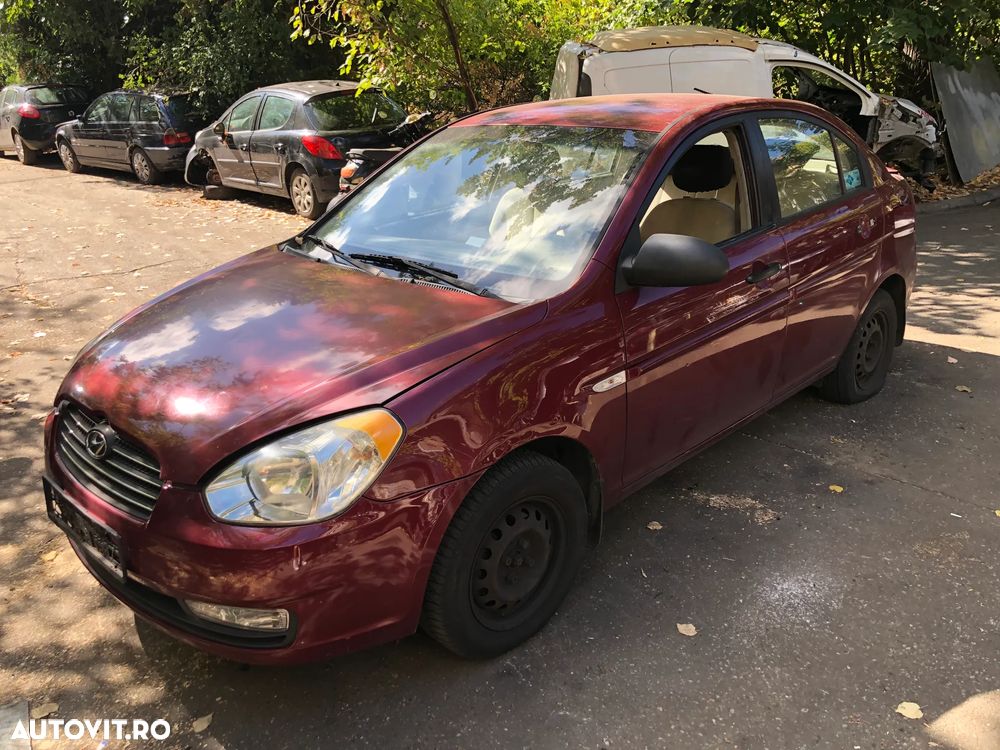 Dezmembrez Hyundai Accent 3 visiniu 2007 benzina - 2