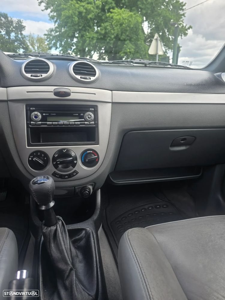 Chevrolet Lacetti 1.4 SE - 6
