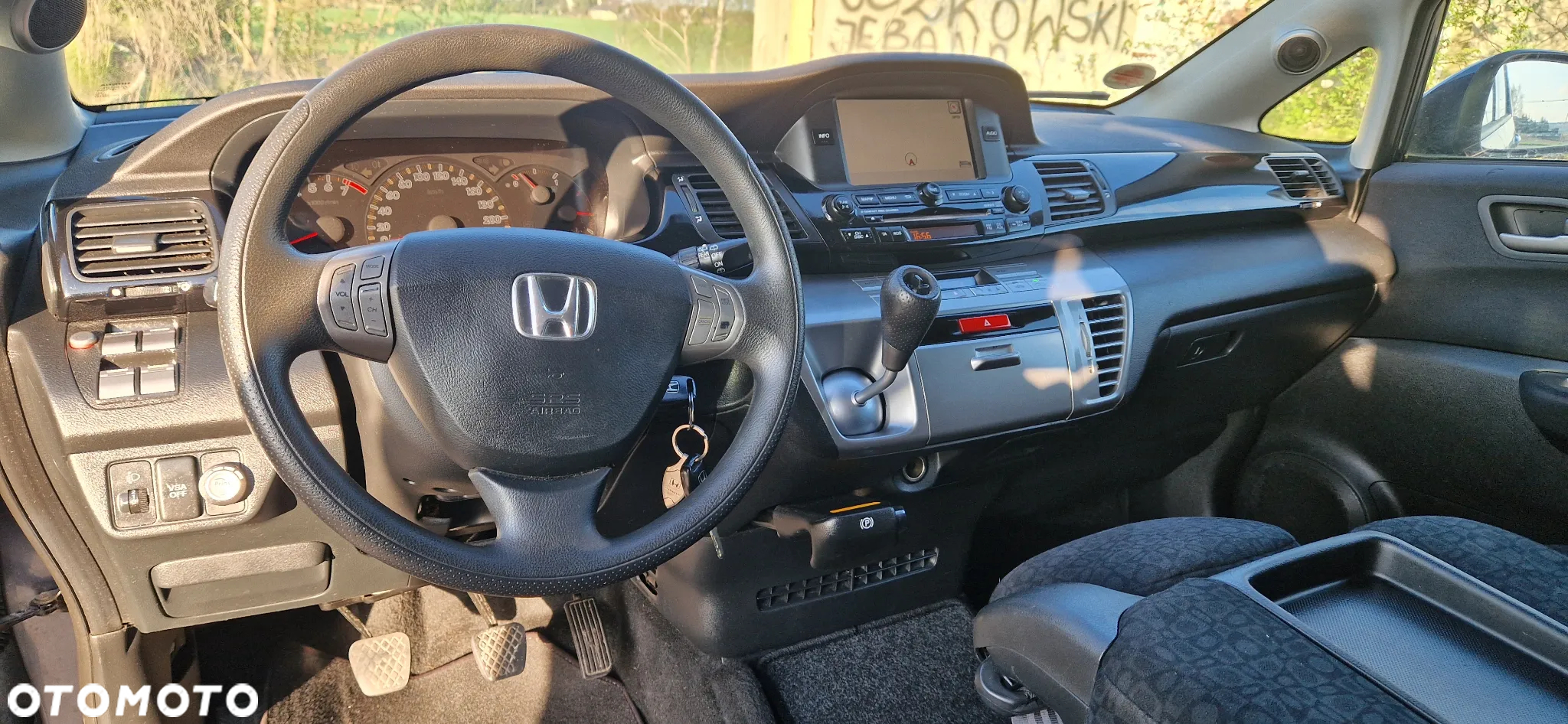 Honda FR-V - 10