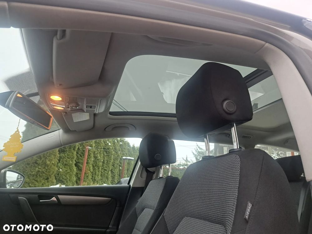 Volkswagen Passat 2.0 TDI BlueMotion Technology DPF Trendline - 16