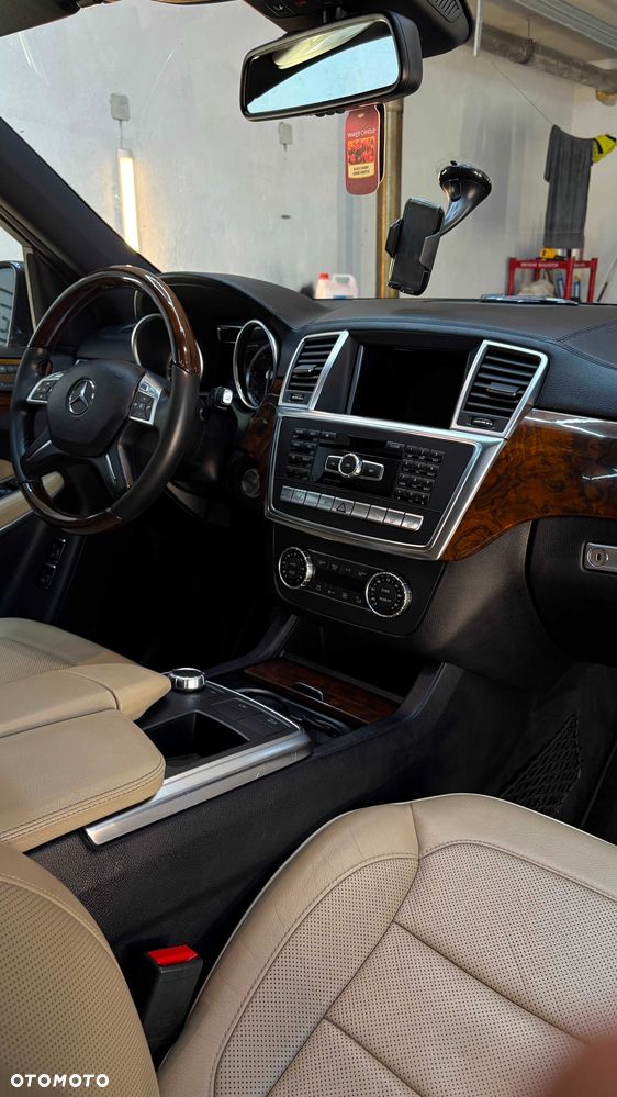 Mercedes-Benz GL - 5
