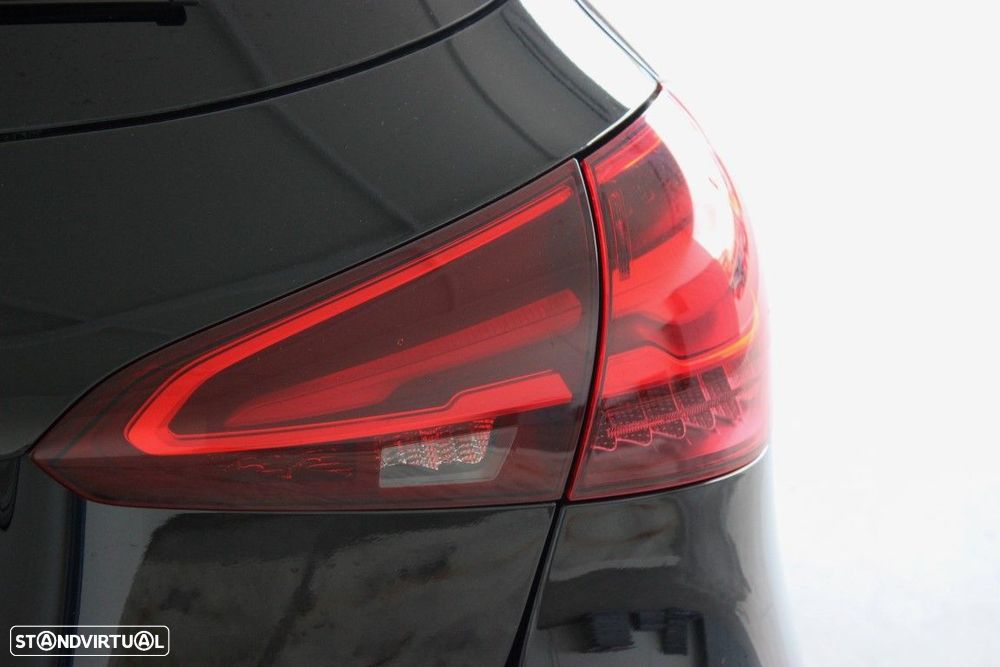 Mercedes-Benz A 250 e AMG Line - 40
