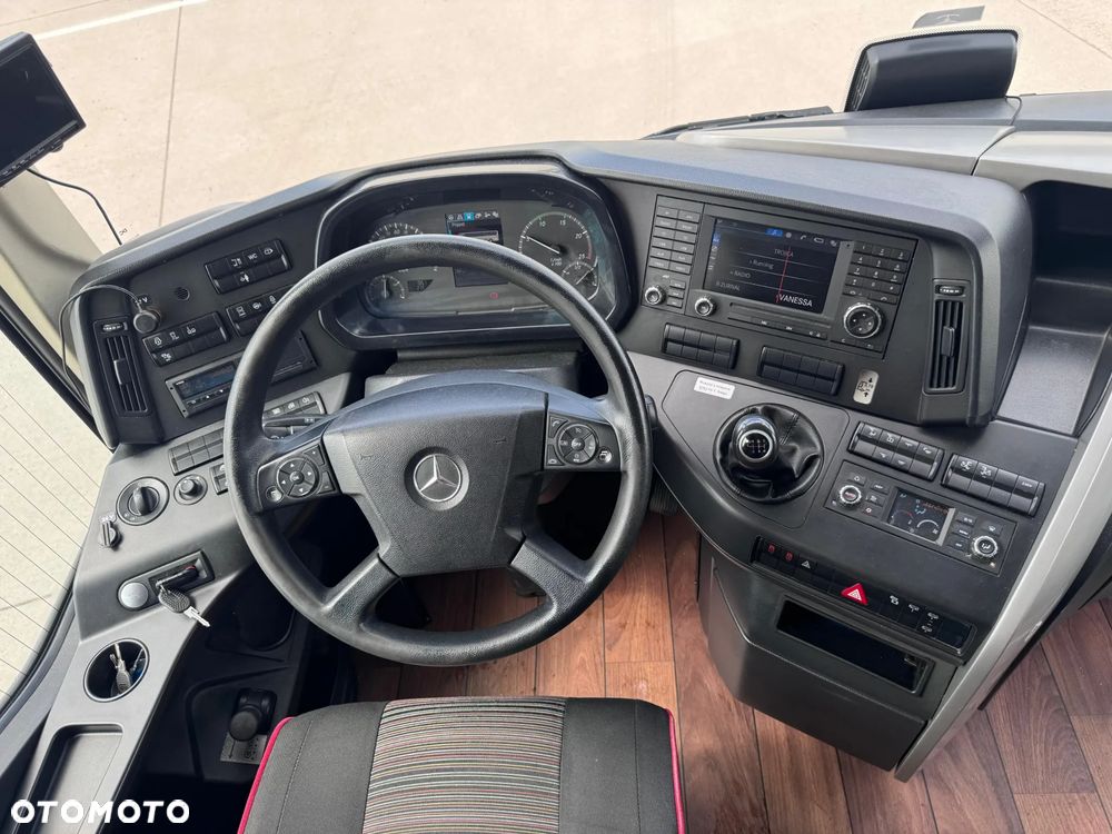 Mercedes-Benz Tourismo - 2