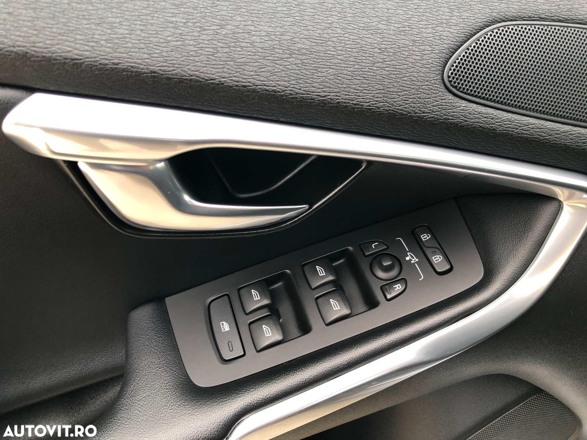 Volvo V40 D3 Geartronic RDesign - 9
