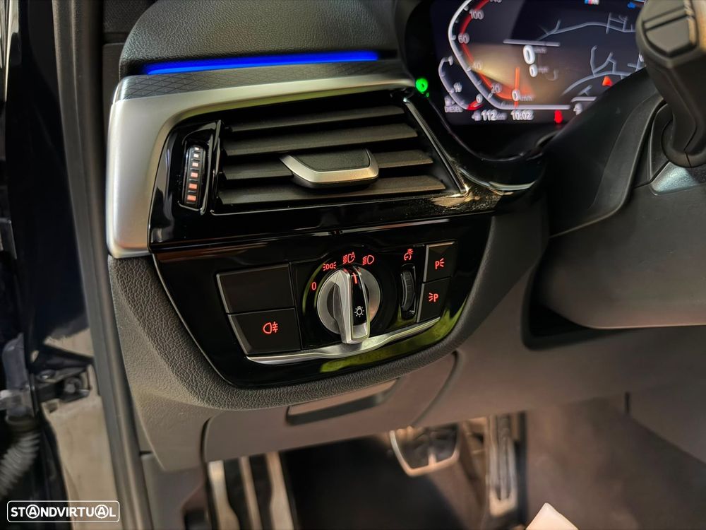BMW 520 d Pack Desportivo M Auto - 22