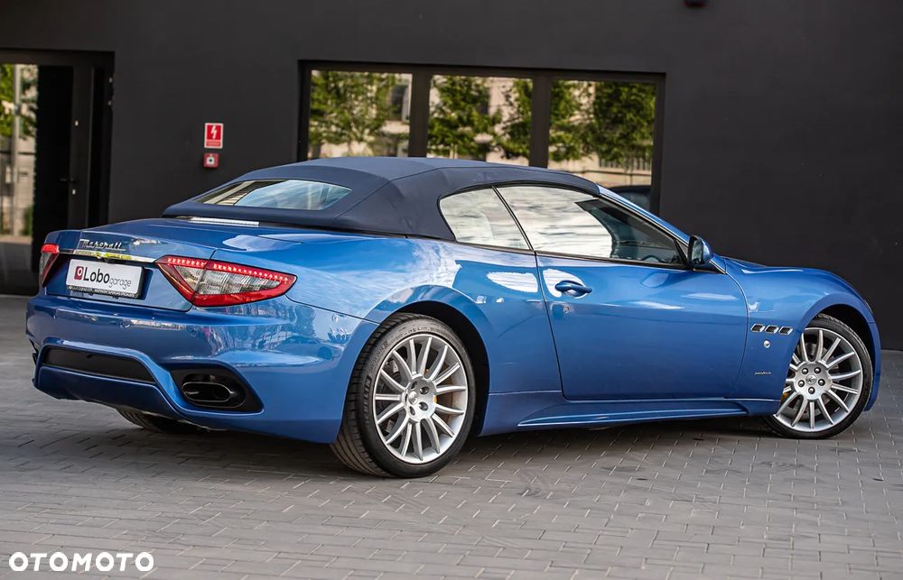 Maserati GranCabrio - 12