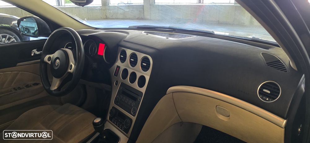 Alfa Romeo 159 Sportwagon 1.9 JTDm 8V Executiva - 6