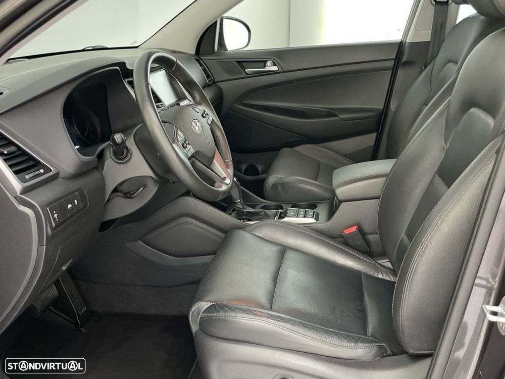 Hyundai Tucson 1.7 CRDi Premium DCT — fotografia 11