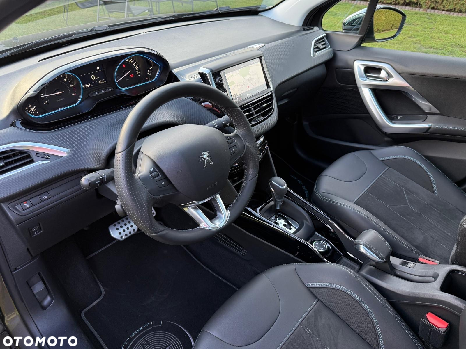 Peugeot 2008 1.2 Pure Tech GPF Allure S&S EAT6 - 15