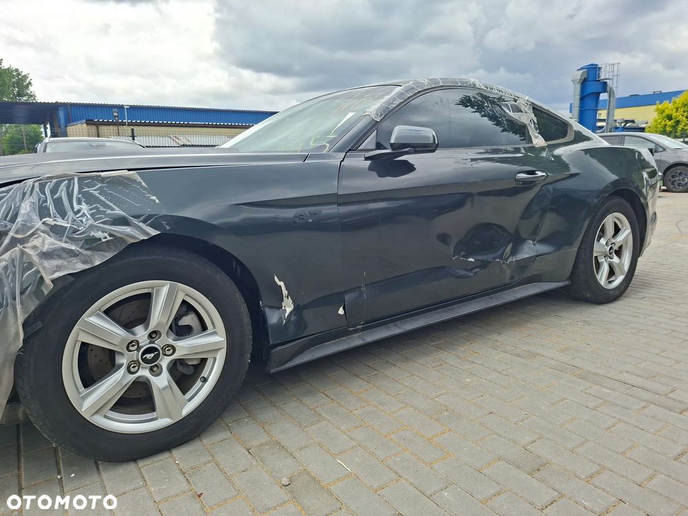 Ford Mustang 3.7 V6 Premium - 4
