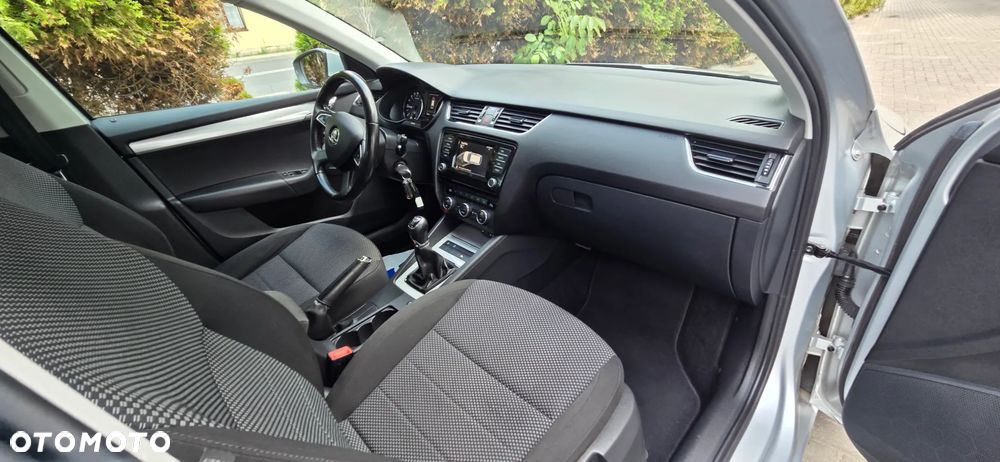 Skoda Octavia 1.6 TDI DPF Ambiente - 34