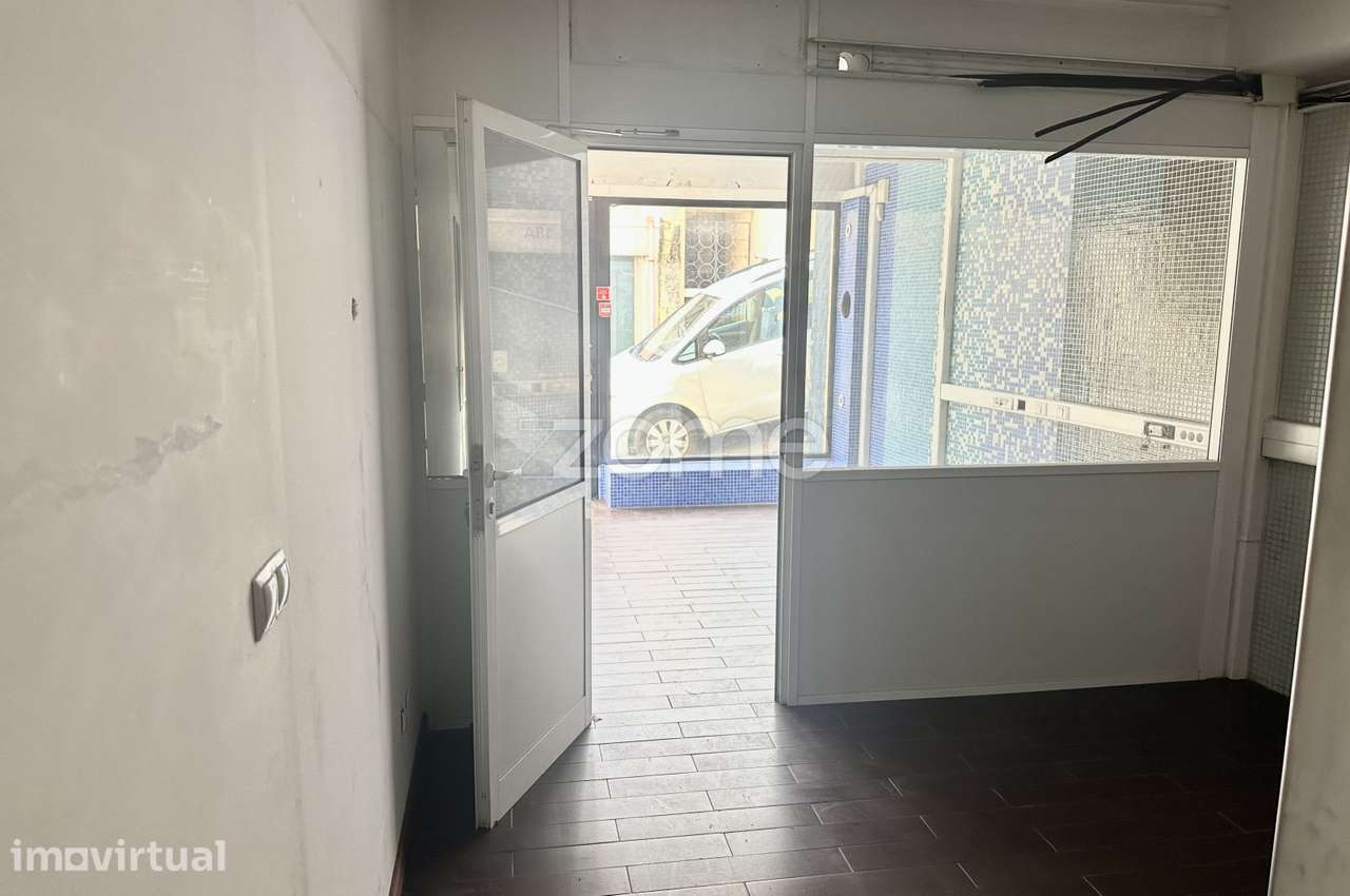 Loja, armazém|arrecadação e 2 estacionamentos - Grande imagem: 4/13