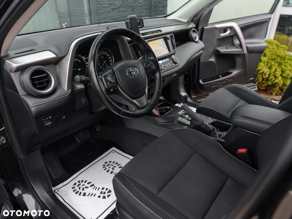 Toyota RAV4 Hybrid Platinum 4x2 - 18