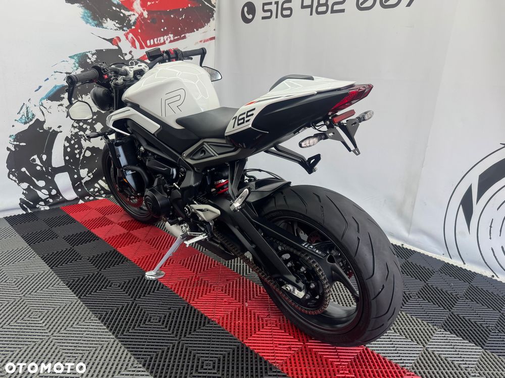 Triumph Street Triple - 7