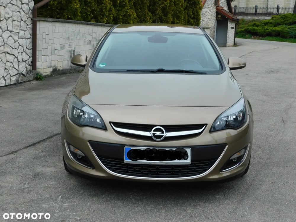Opel Astra 1.4 Turbo Cosmo - 2