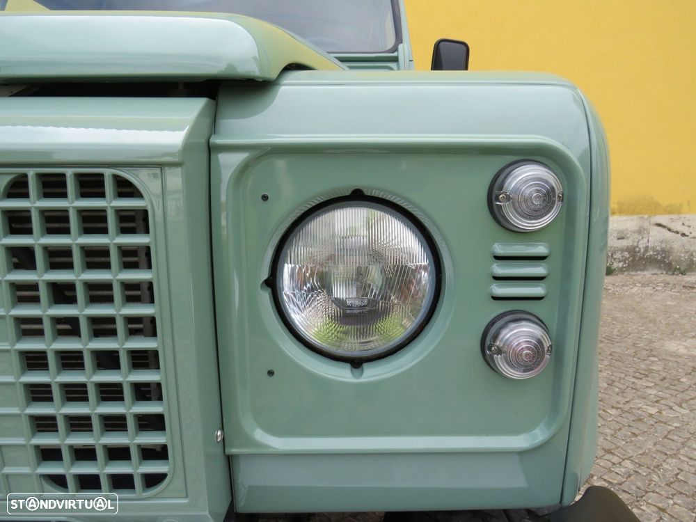 Land Rover Defender - 19