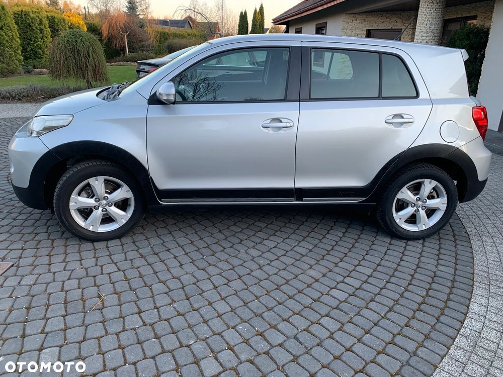 Toyota Urban Cruiser 1.4 D-4D 4x4 - 2
