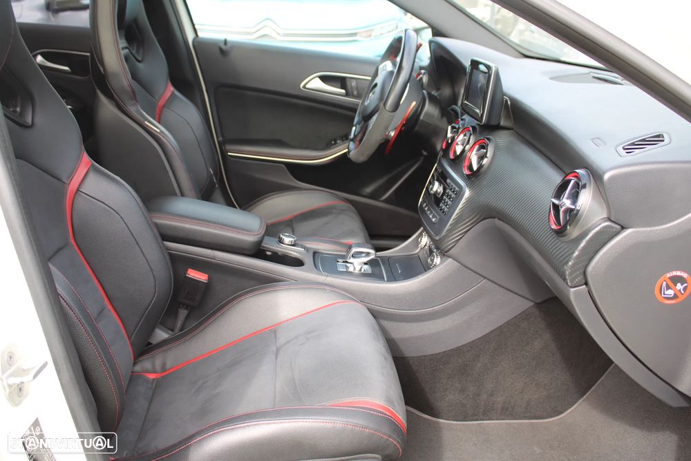 Mercedes-Benz A 45 AMG 4-Matic - 33