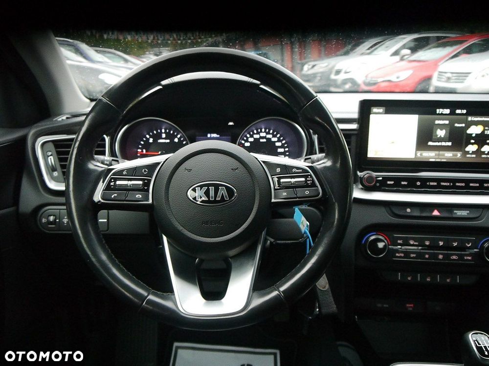Kia Ceed 1.6 CRDi mHEV Business Line - 15