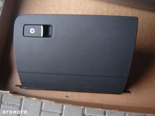 VW PASSAT B8 SCHOWEK PASAŻERA IDEAŁ 3G1 - 1