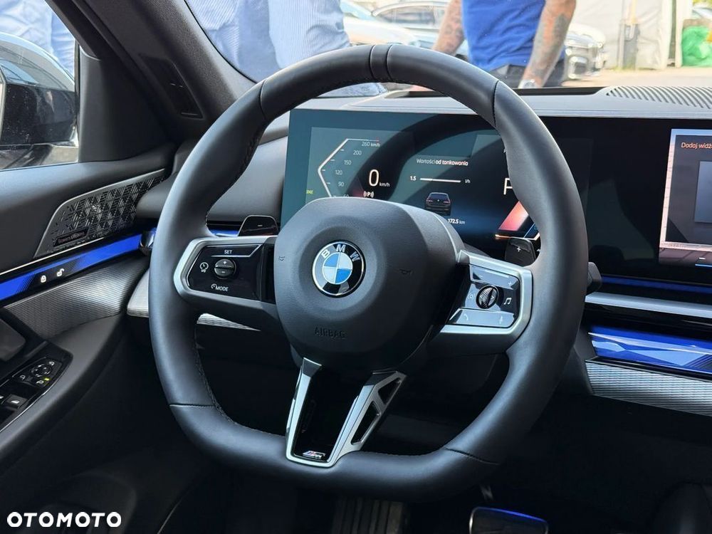 BMW Seria 5 520i mHEV - 18