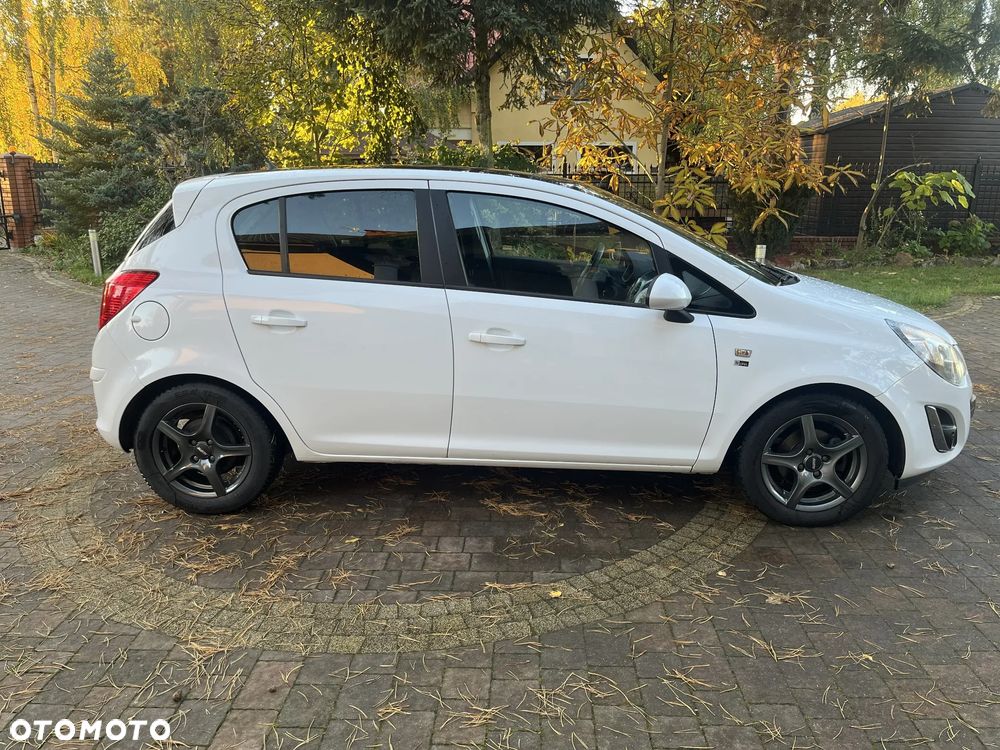 Opel Corsa 1.4 16V Edition 150 - 8