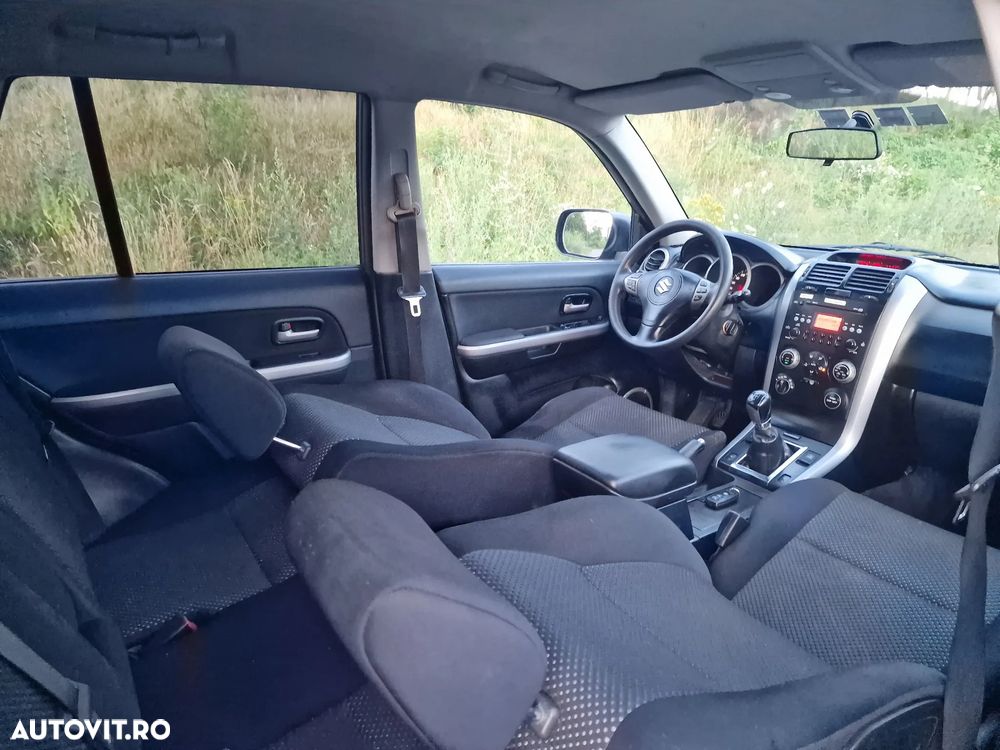 Suzuki Grand Vitara 1.9 DDiS Comfort DPF Family - 20