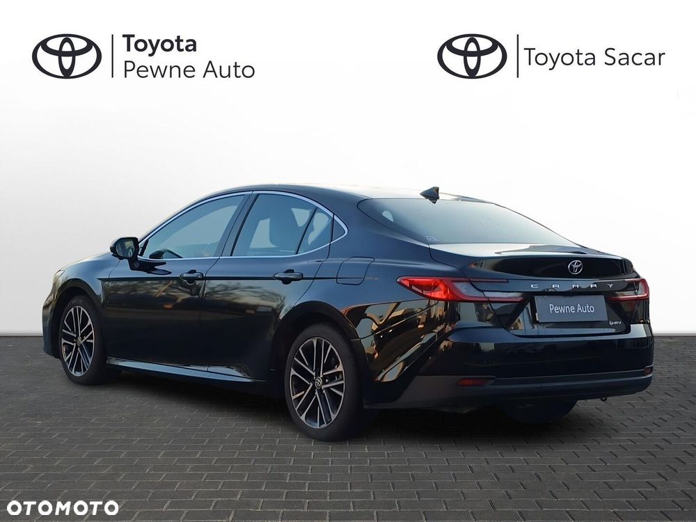 Toyota Camry - 5
