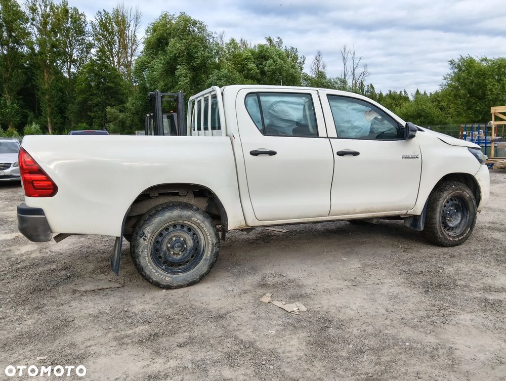 Toyota Hilux 2.4 D-4D Double Cab DLX 4x4 - 3