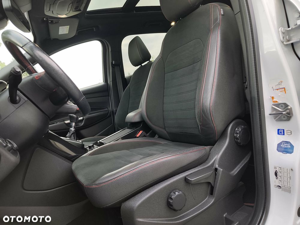 Ford Kuga 1.5 EcoBoost 2x4 ST-Line - 9
