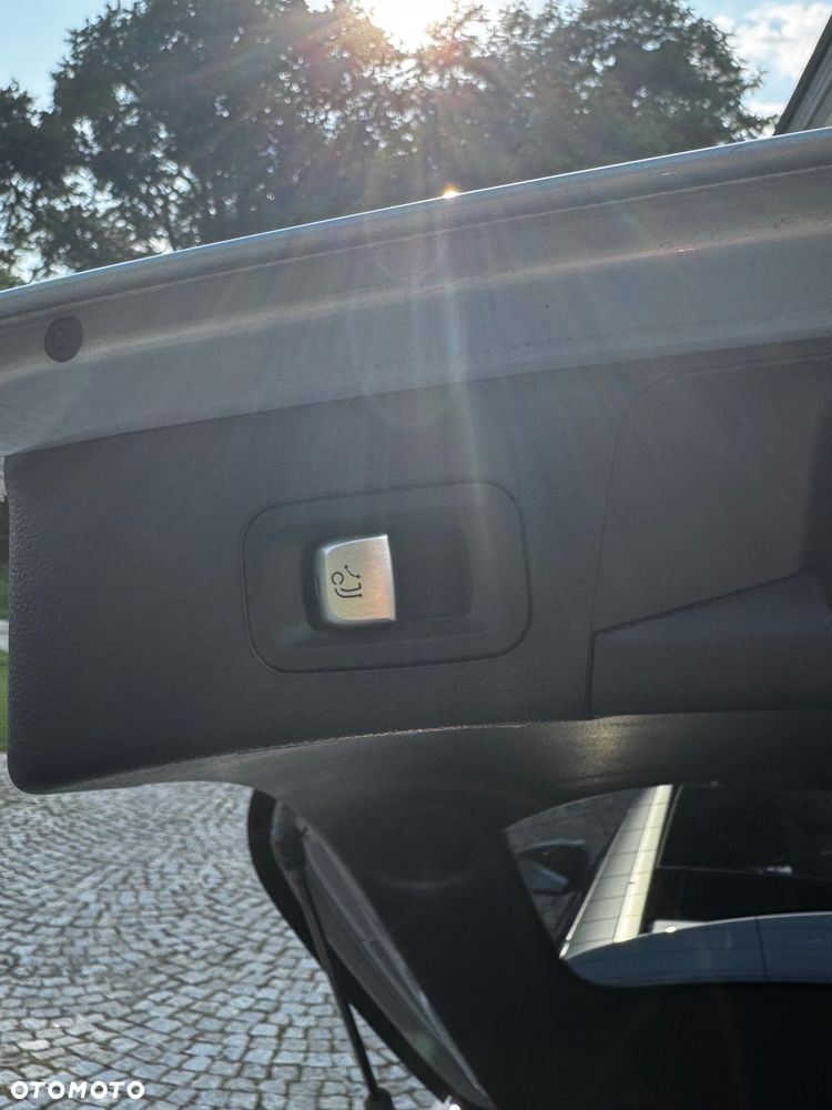 Mercedes-Benz Klasa C 220 CDI DPF Automatik Avantgarde - 37
