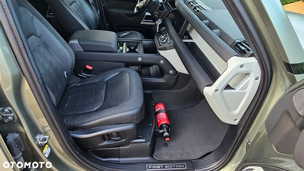 Land Rover Defender - 14