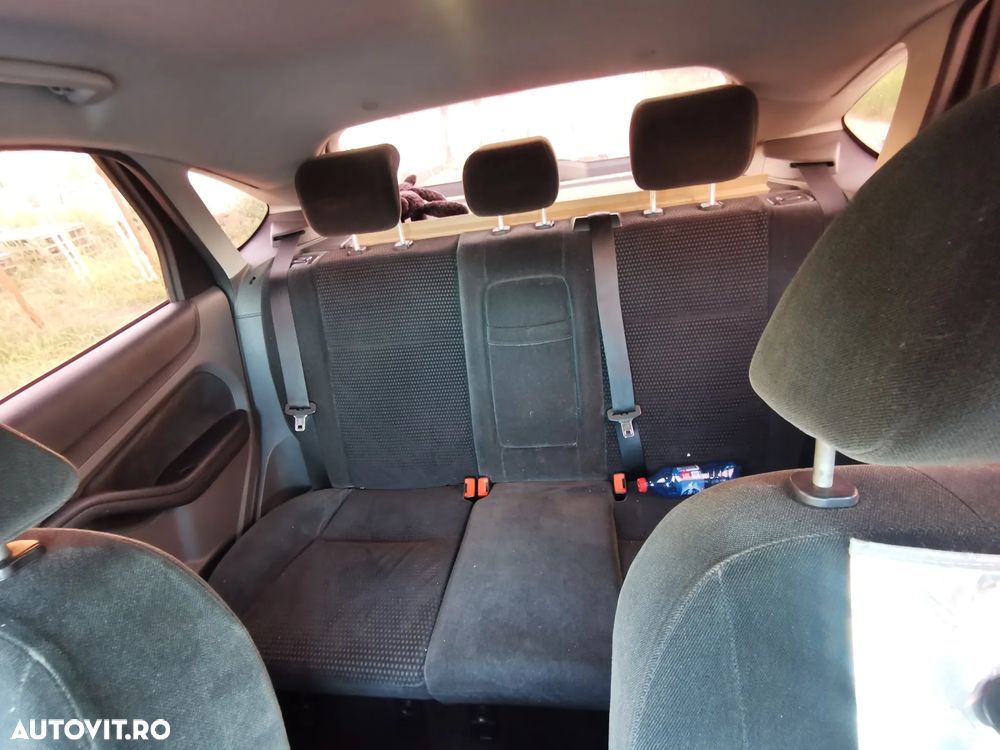 Ford Focus 2.0 TDCI Ghia - 9