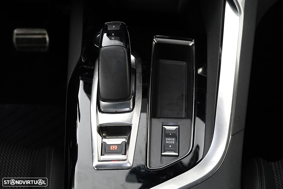 Peugeot 3008 1.6 Hybrid GT e-EAT8 - 15