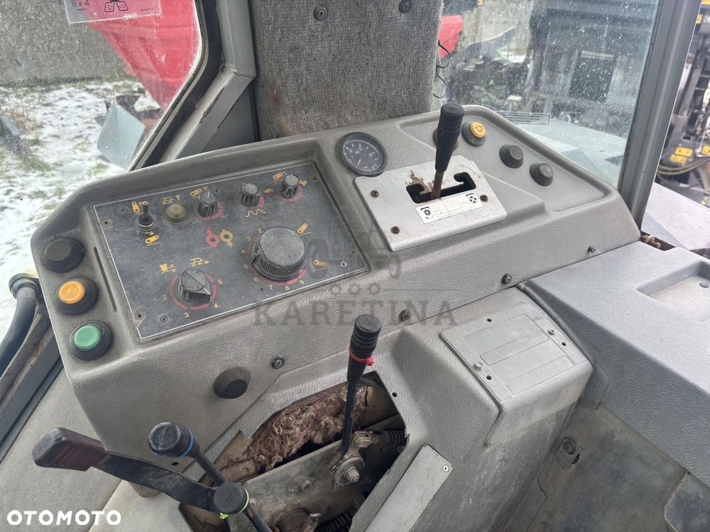 Massey Ferguson 3690 Kabina Szyba Drzwi Licznik Przełącznik Przycisk Konsola Kokpit CZĘŚCI - 2