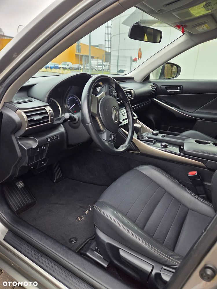 Lexus IS 300h Elite - 5