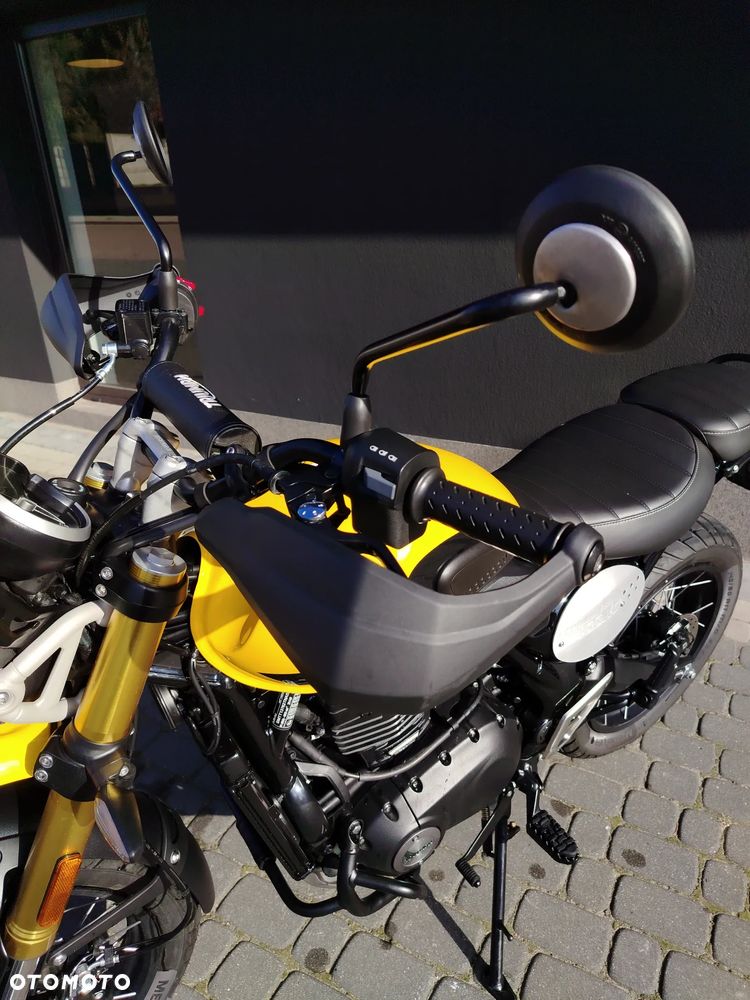 Triumph Scrambler - 17