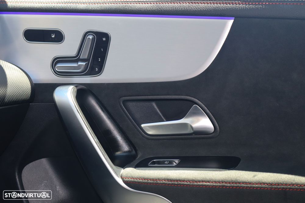 Mercedes-Benz CLA 250 e 8G-DCT AMG Line - 16