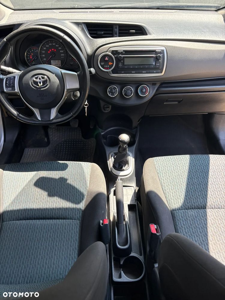 Toyota Yaris 1.0 Sol - 4