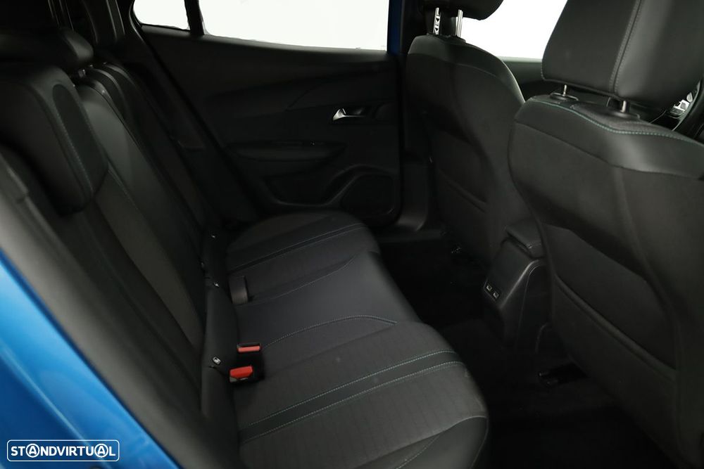 Peugeot 2008 1.2 PureTech Allure Pack EAT8 - 23