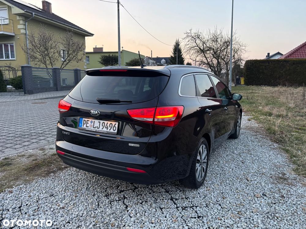 Kia Ceed 1.6 CRDi 136 ISG Platinum Edition - 5