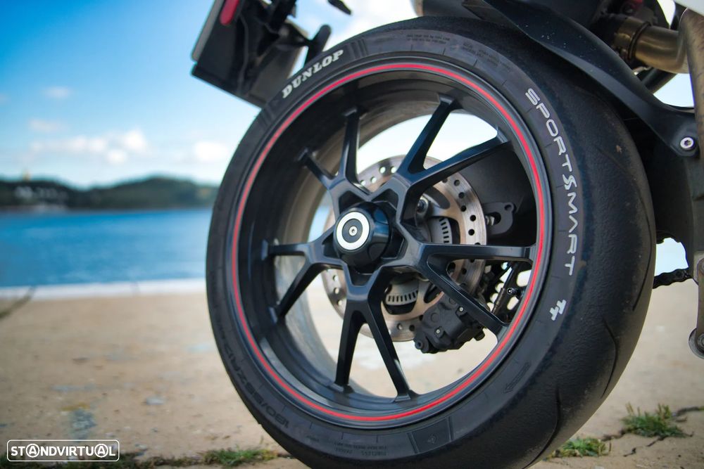 Triumph Speed Triple R - 3