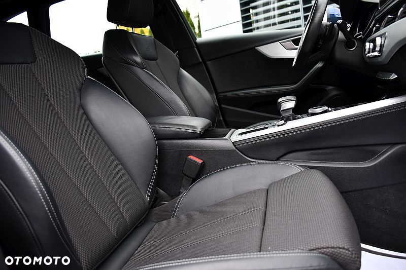 Audi A4 Avant 35 TFSI S tronic S line - 23