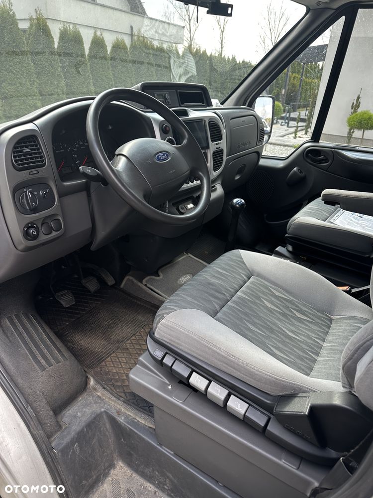 Ford Transit 2004 photo 2