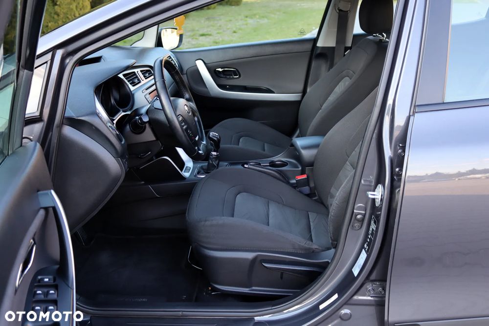 Kia Ceed 1.6 GDI Dream Team Edition - 18