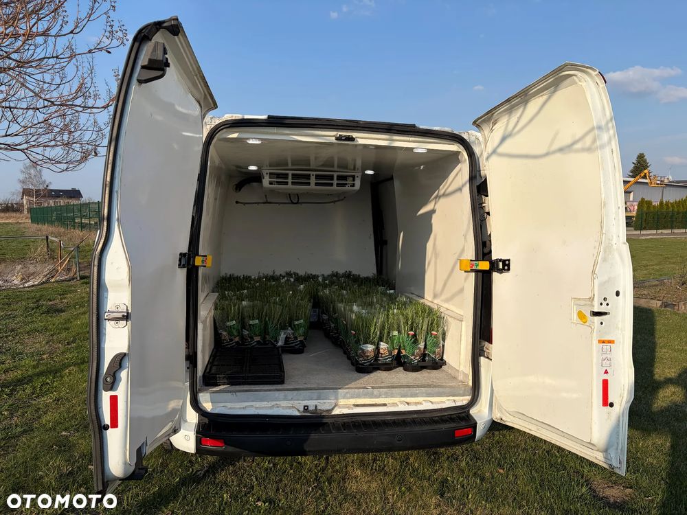 Ford TRANSIT CUSTOM - 13