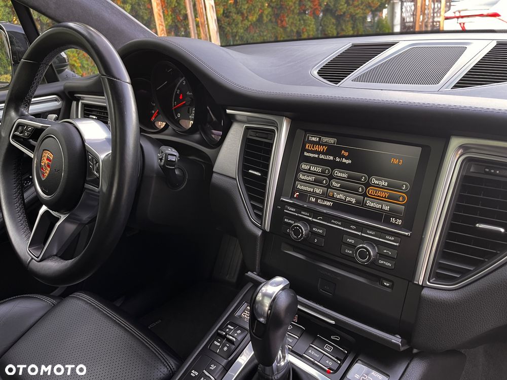 Porsche Macan Turbo PDK - 38